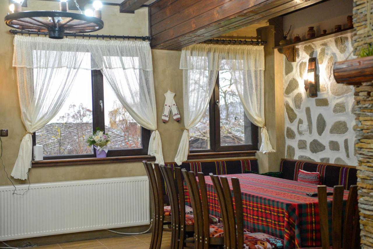 Къщи За Гости Неси Leshten Exterior photo