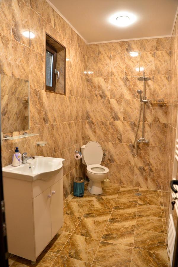 Къщи За Гости Неси Leshten Exterior photo