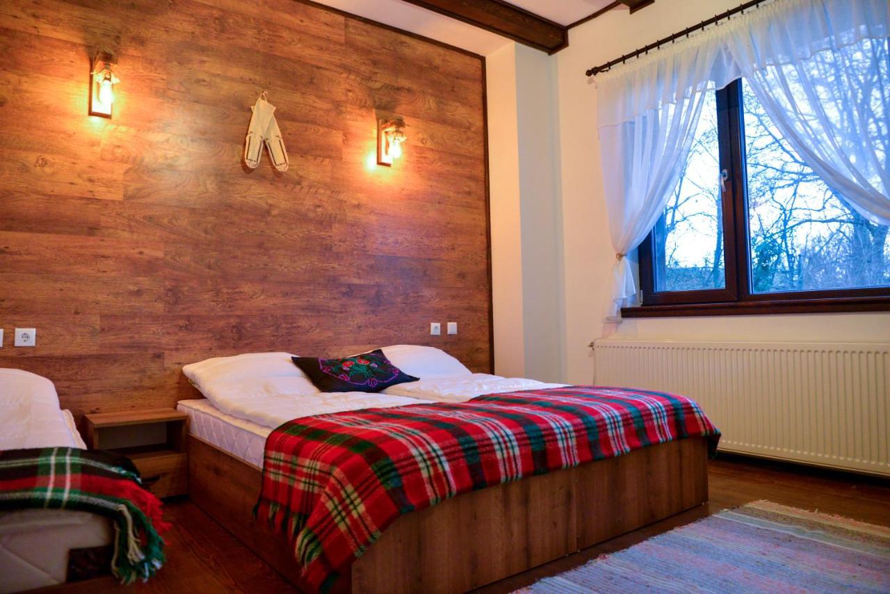Къщи За Гости Неси Leshten Exterior photo